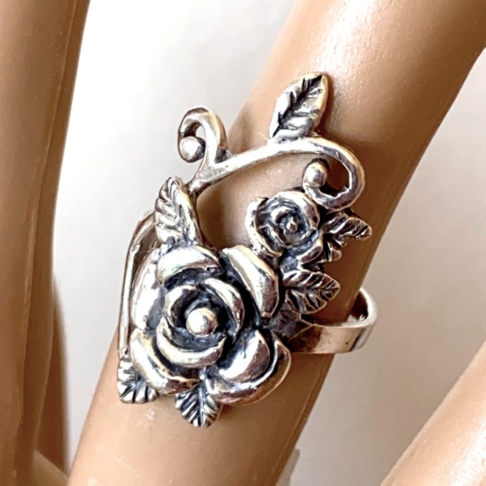 Solid Sterling Green Rose/Flower Ring Vintage - image 1